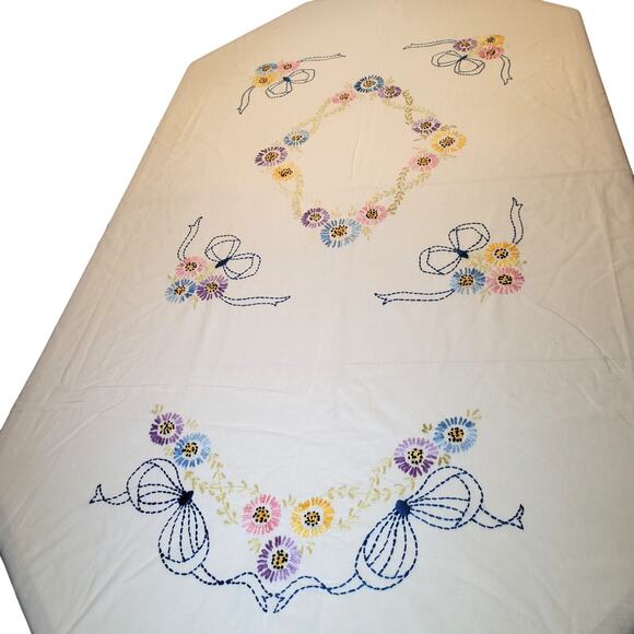 Vintage Handmade Bedspread Embroidered Floral 72x80 Fringe Edges - Picture 4 of 15